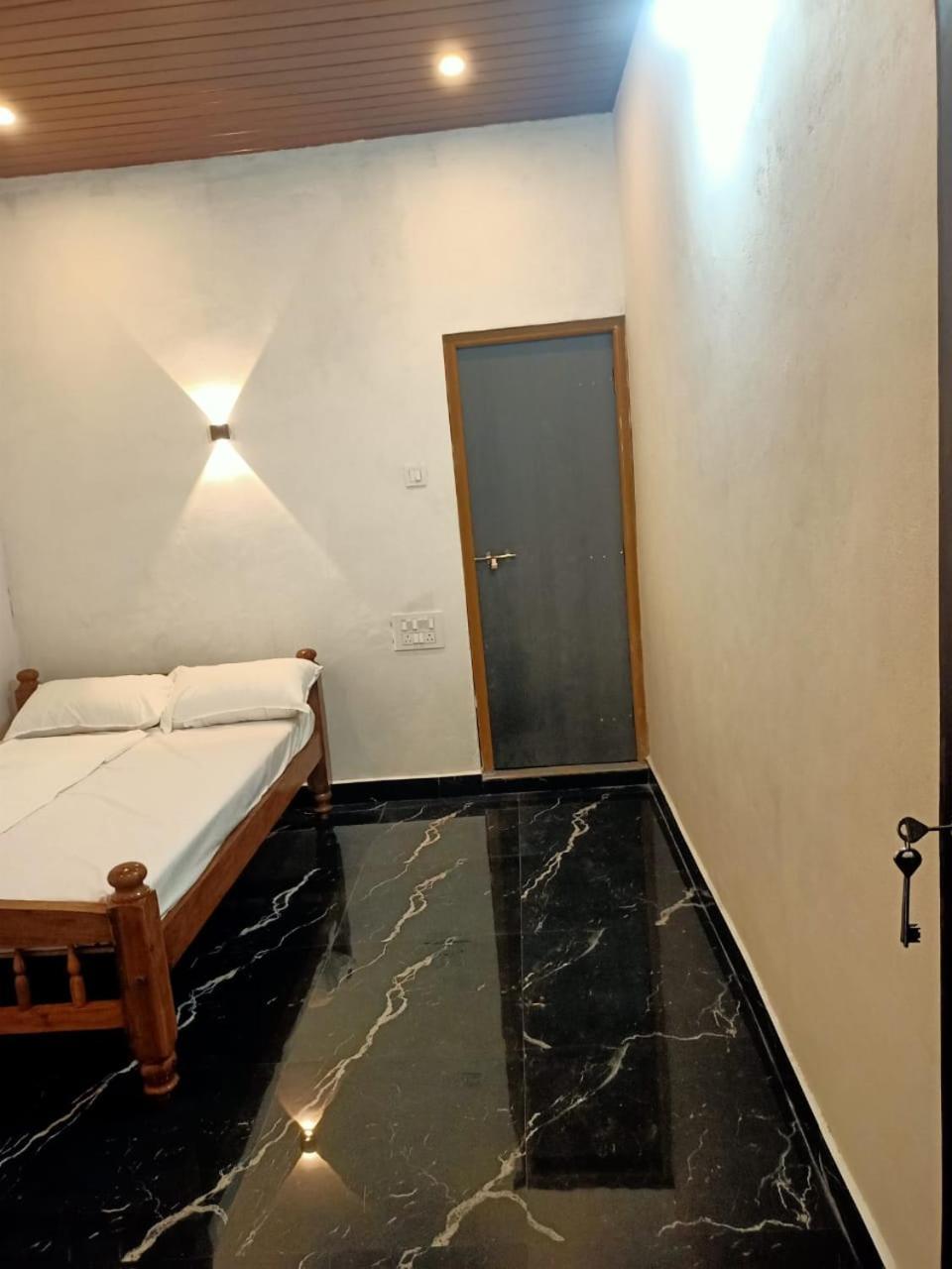 Golden Sky Hotel Gokarna  Exterior foto